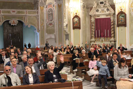 Alzi la mano chi ha l'anello!