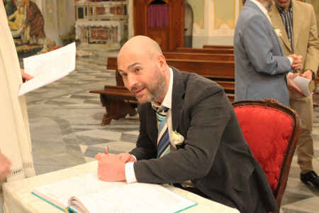 Lei sa dove si trova, signore?